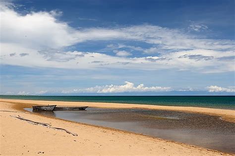 How Big Is Lake Tanganyika? - WorldAtlas.com