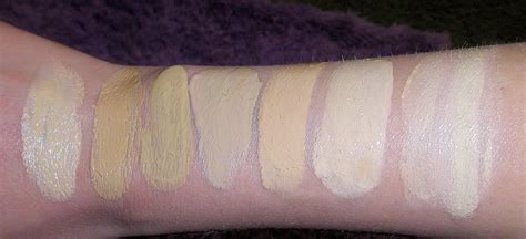 Jilliecat: Bobbi Brown Foundation Swatches