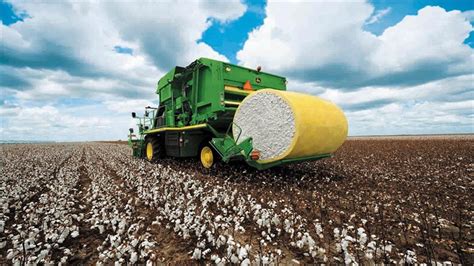 John Deere Combines & Cotton Harvesters Recognized For Engineering Excellence | RentalYard Blog