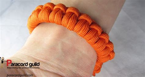 Cow hitch paracord bracelet - Paracord guild