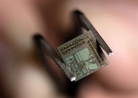 New Silicon Chip Processes Digital Signals Faster and More Energy ...