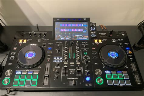 Pioneer DJ XDJ-RX3 review: An Amazing DJ Controller | Popular Science