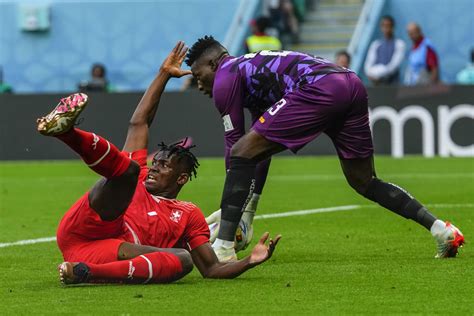 Cameroon Goalkeeper Onana Leaves World Cup After Dispute - Bloomberg