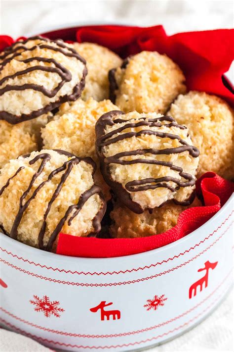 Easy Coconut Macaroons Recipe {Kokosmakronen} | Plated Cravings