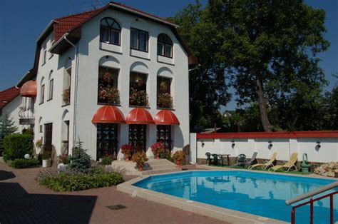 HOTEL EDUARD - Prices & Reviews (Ukraine/Uzhhorod)