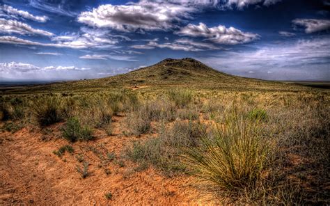 HD Desert Vegetation Scarce Volcano Photos Wallpaper | Download Free - 141216