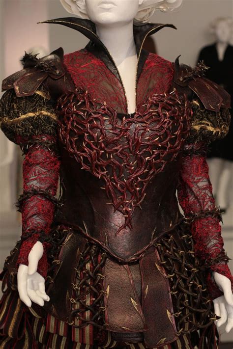 Oscar-Nominated Costumes and More at 25th Art of Motion Picture Costume Design | Red queen ...