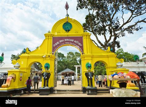 Maha Devale Buddhist and Hindu temple, Kataragama, Uva Province, Sri Lanka Stock Photo - Alamy