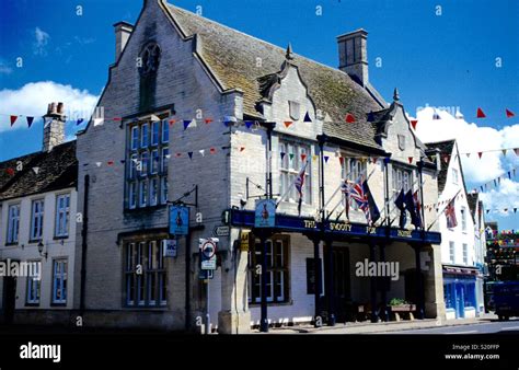 The Snooty Fox Hotel , Tetbury Gloucestershire Stock Photo - Alamy