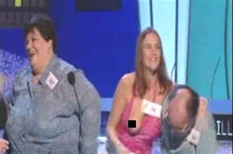 Contestant's boob pops out on Family Fortunes in wardrobe malfunction | Daily Star