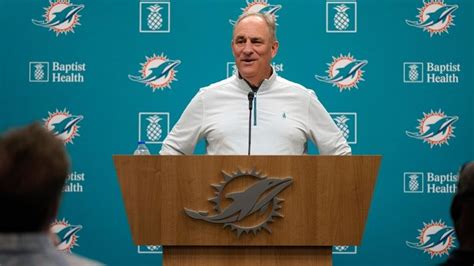 Vic Fangio introduced as Dolphins defensive coordinator - Newsday