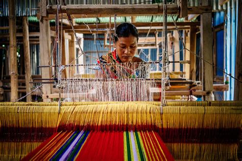 Handlooms of India - The Story of Indian Weaving Arts!