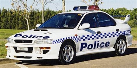 Nissan Leaf police car: blue and red go green