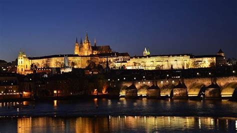 Evening Prague Castle tour with a local guide - Supremeprague.com