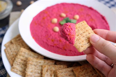 Beetroot Hummus - plant.well