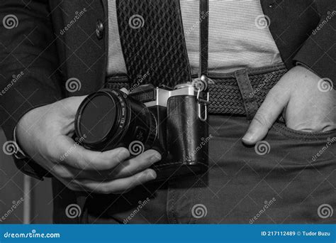 Man with Old Vintage Camera Editorial Stock Image - Image of locomotive, transport: 217112489