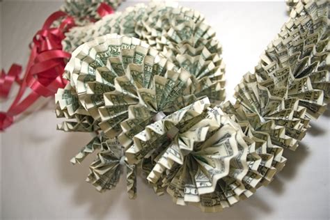 ORIGAMI MONEY LEIS « EMBROIDERY & ORIGAMI