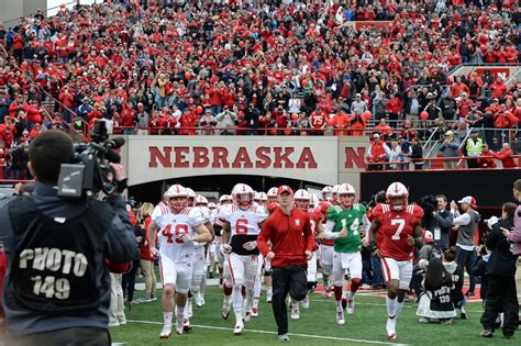 Nebraska Football: Huskers In the thick of things in busy recruiting ...