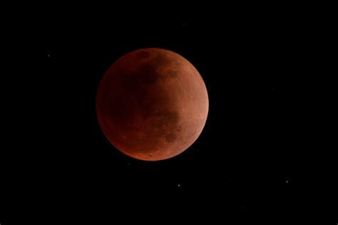 Blood Moon: When and how to see the first full Moon of Autumn | The Independent