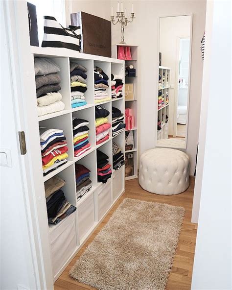 21 Best Small Walk-in Closet Storage Ideas for Bedrooms