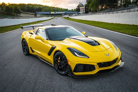 The 212-MPH, 755-HP Corvette ZR1 Is a Street-Legal, Track-Ready Monster - Maxim