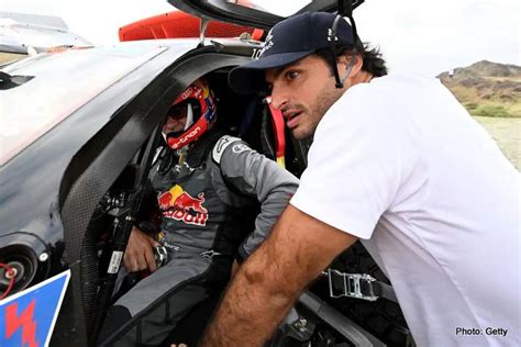 Sainz jr. and Sainz Sr. in hot waters with Dakar stewards | GRANDPRIX247