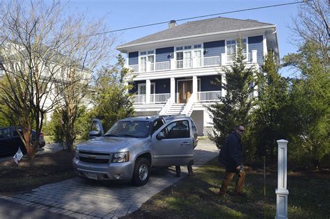 FBI searches Biden's beach home in Delaware - POLITICO