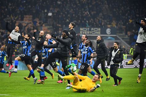 Inter fights back from 2-0 down to beat Milan 4-2 in derby | The Seattle Times