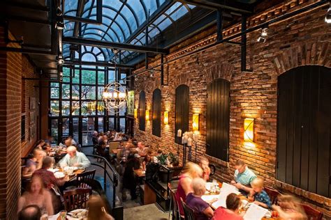 This Is Not a Drill: 6 Restaurants in Firehouses for Architecture Buffs ...