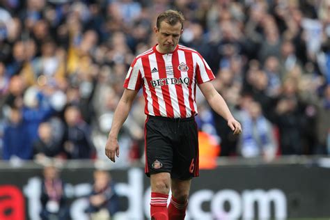 Lee Cattermole joins Dutch side on trial after leaving Sunderland