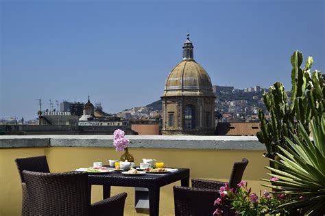 Vesuvio Roof Bar & Restaurant By "UNA Cucina"