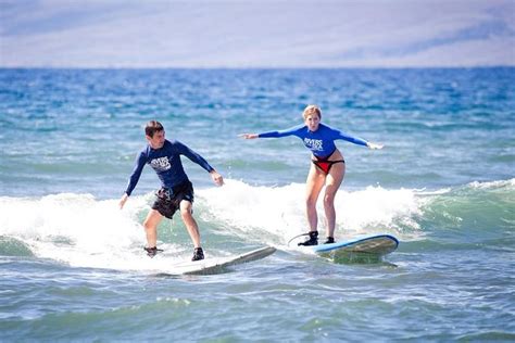 Surfing in Kahului | TheList.Travel