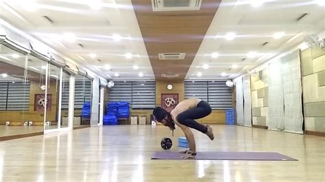 Bakasana - YouTube