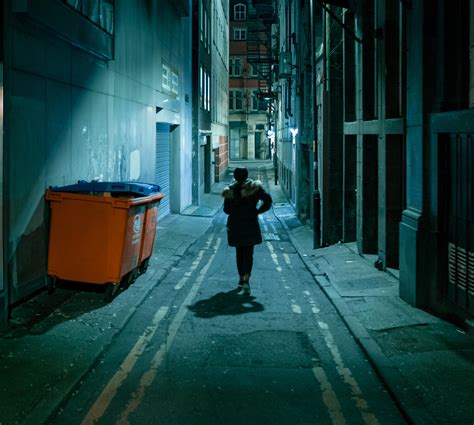 Dark knights & dimly lit alleys, Manchester UK : r/streetphotography