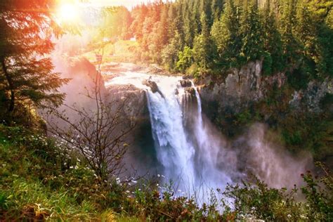 13 Jaw-Dropping Waterfalls Near Seattle to Check Out (2025)