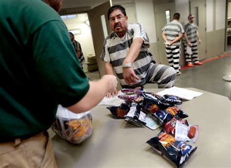 Benton County Jail Commissary Brings Food, Smiles To Inmates | NWADG