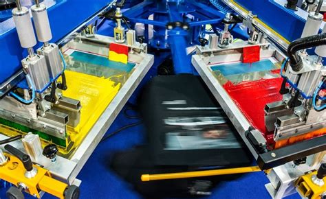 What You Need to Know Before Getting an Automatic Screen Printing Machine - YoPrint