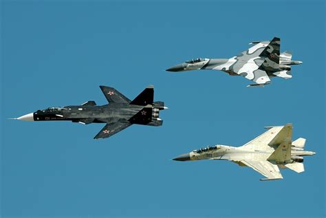 File:Sukhoi Su-47 in formation, 2005.jpg - Wikimedia Commons