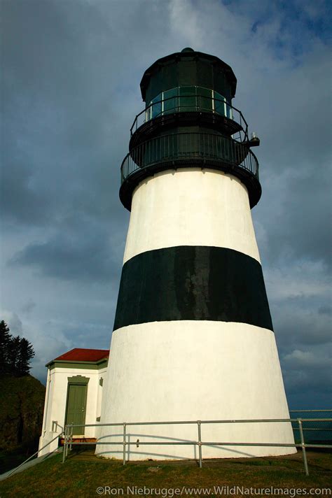 Cape Disappointment Lighthouse | Photos by Ron Niebrugge