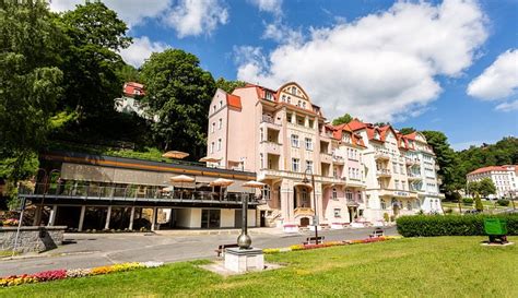 HOTEL ASTORIA $68 ($̶9̶8̶) - Prices & B&B Reviews - Jachymov, Czech ...