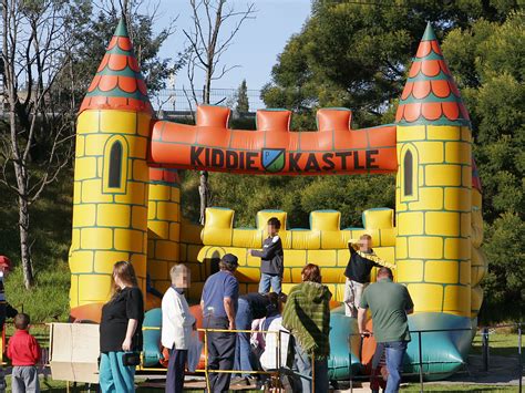 Inflatable castle - Wikipedia