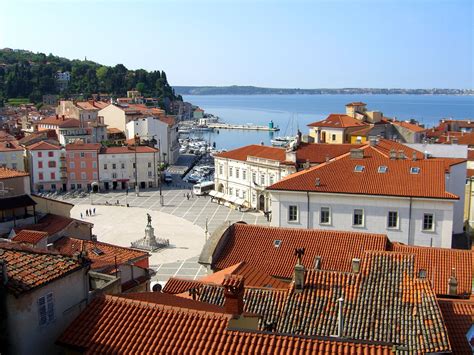 tartini-square-heart-piran - TRAVELSLOVENIA.ORG – All You Need To Know To Visit Slovenia