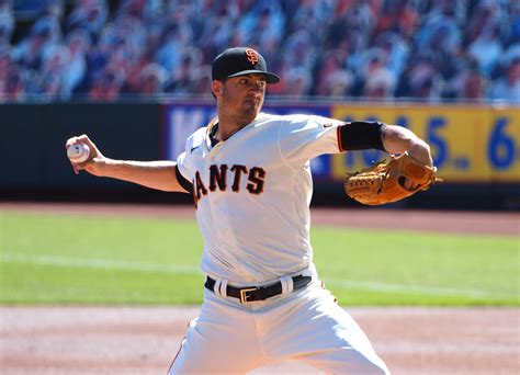 SF Giants RHP Kevin Gausman Accepts Qualifying Offer