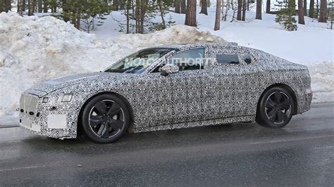 2021 Jaguar XJ spy shots