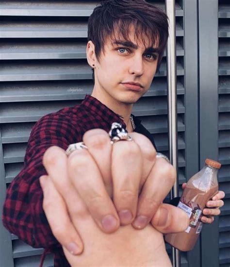 Colby Brock bio: Age, height, net worth, girlfriend, is he gay? - Legi