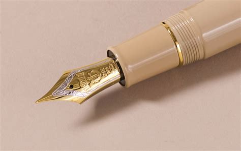 Sailor Urushi King of Pens Fountain pen, Ivory – Choosing Keeping