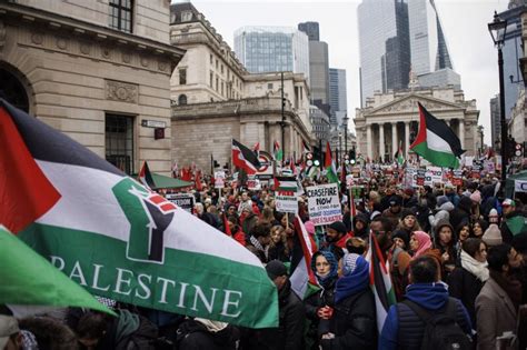 Arrests made at massive London pro-Palestinian march - UPI.com