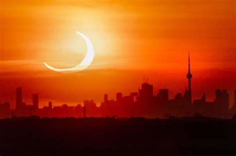 Stunning photos show solar eclipse as a ‘ring of fire’ over Canada - National | Globalnews.ca