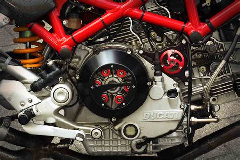 How to Adjust and Maintain a Motorcycle Clutch [Video] – PowerSportsGuide