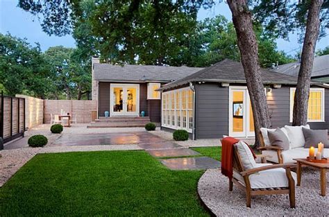 How to Create Your Own Backyard Retreat | Modern landscaping, Backyard design, House backyard